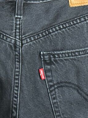 The big E - Vintage Levi's Men's Black Denim Jeans - High Loose Taper Fit